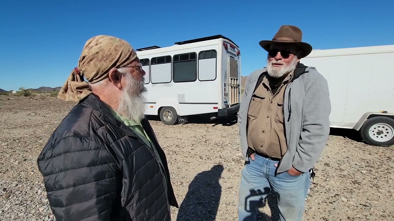 DIY Shuttle Bus Living: Nomad's Unique and Cozy Shuttle Bus Home Tour with a Woodstove!