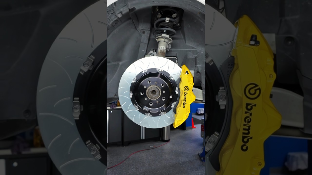 @BremboTube Big Brake Kit for this low mileage E92 M3 👌 #brembo #bmw #indstyle #bmwe92 ￼#bbk