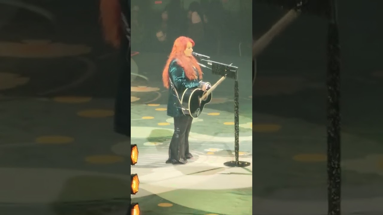 Wynonna Judd Chokes Up After Singing Grandpa (Tell Me 'Bout the Good Ole Days) - RIP Naomi 10-27-22