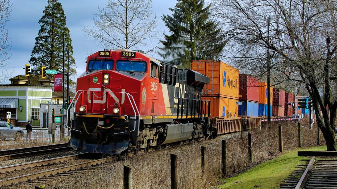 Trains in Fort Langley