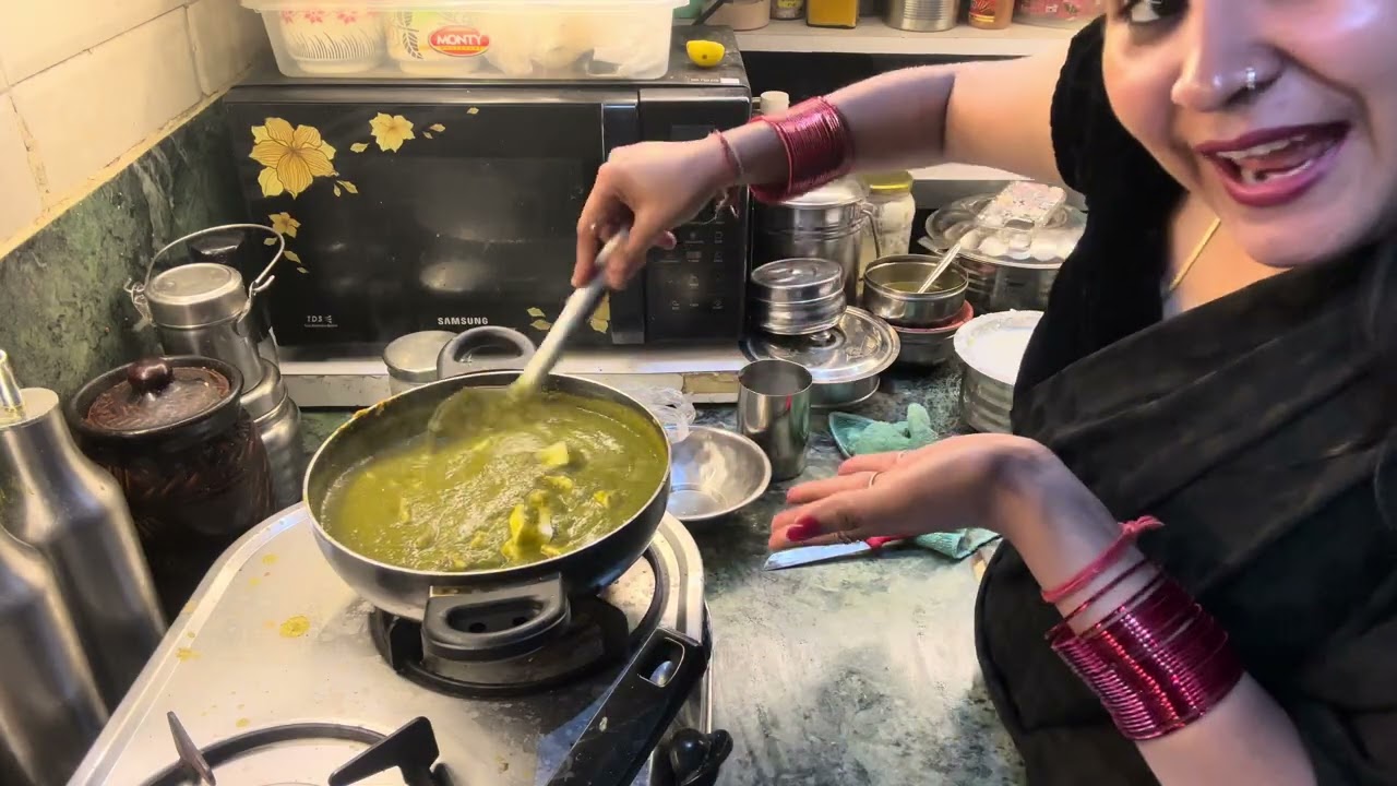 Dheko palak paneer kese banta hai 😋😋😋
