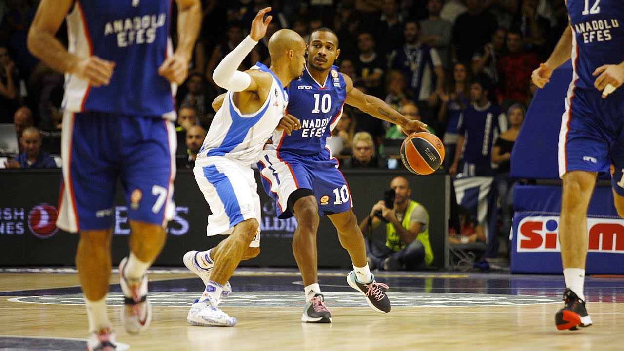 Highlights: Dinamo Banco di Sardegna Sassari-Anadolu Efes Istanbul