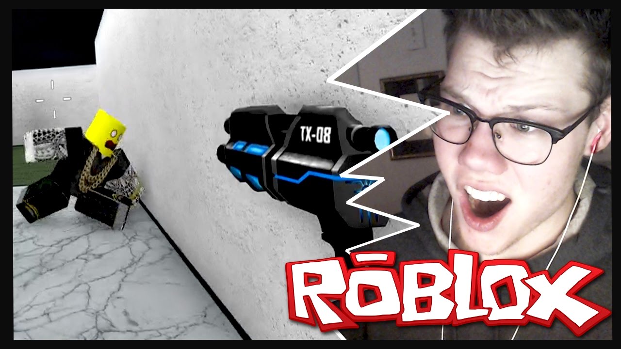 BEATING A GHOST IN ROBLOX Murder Mystery 2