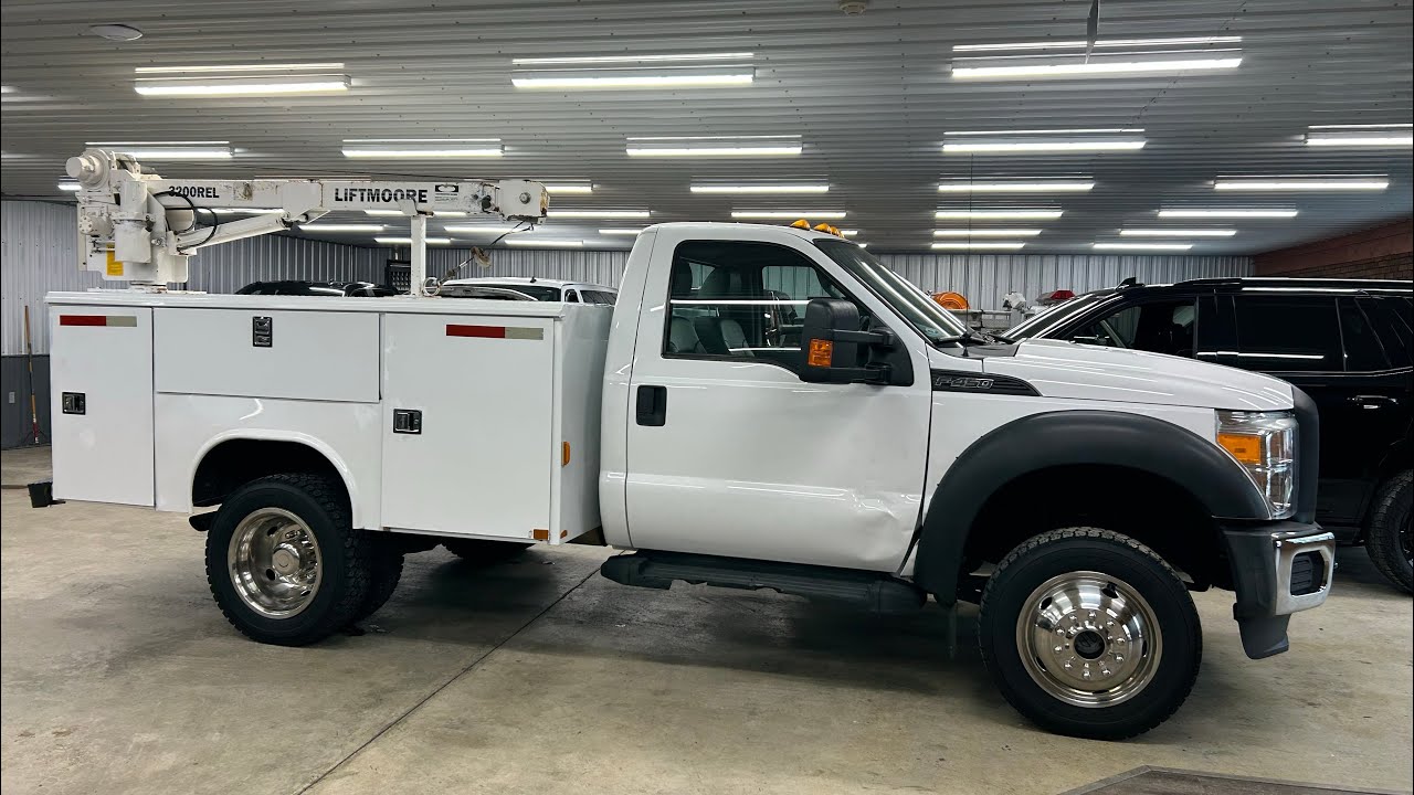 2016 Ford F-450 Utility Truck