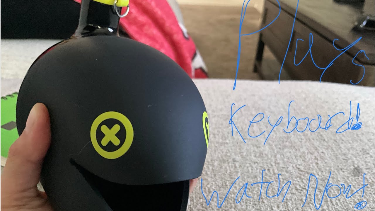 Otamatone play with keyboard.