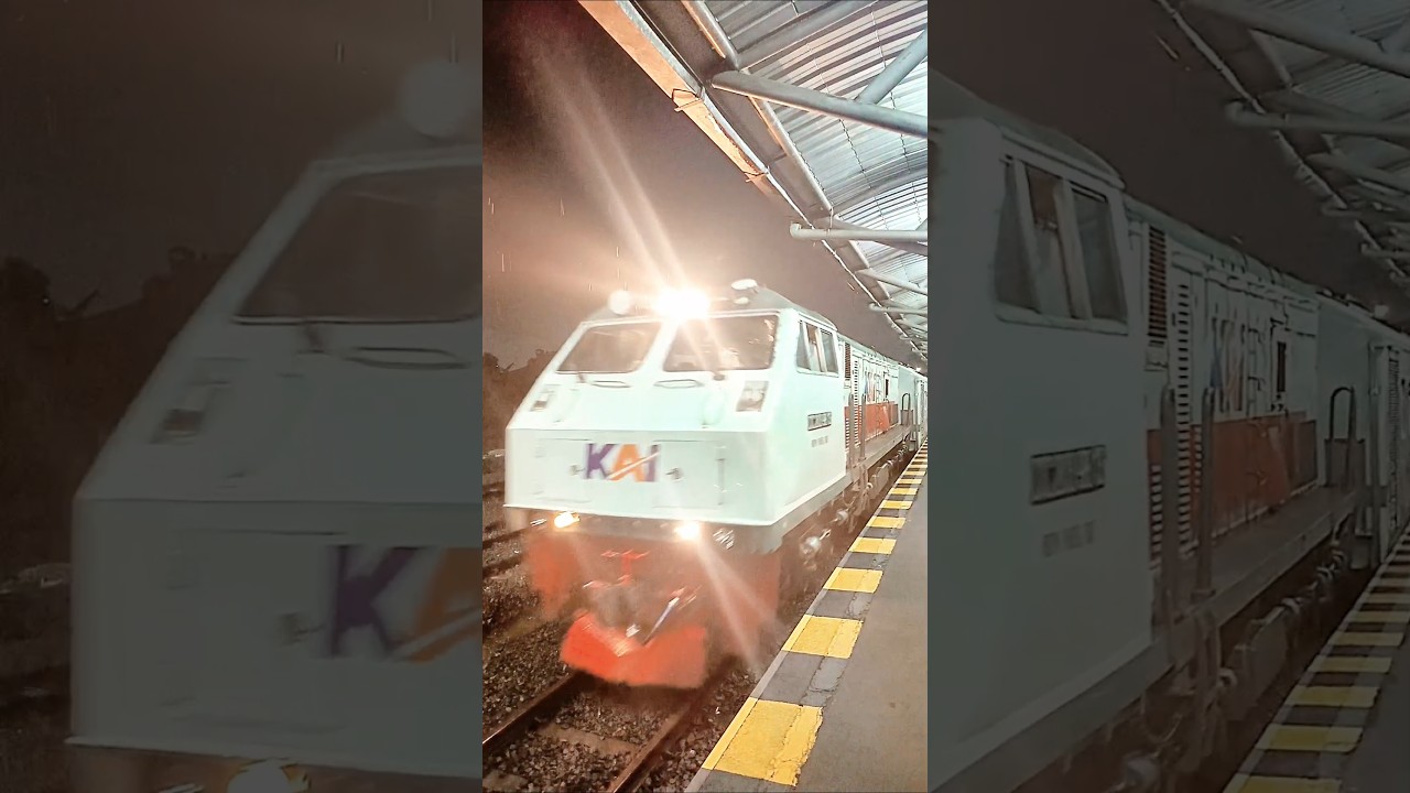 KA Malioboro ekspres. Malang- Purwokerto#kai #railfansindonesia #kamalioboroekspres