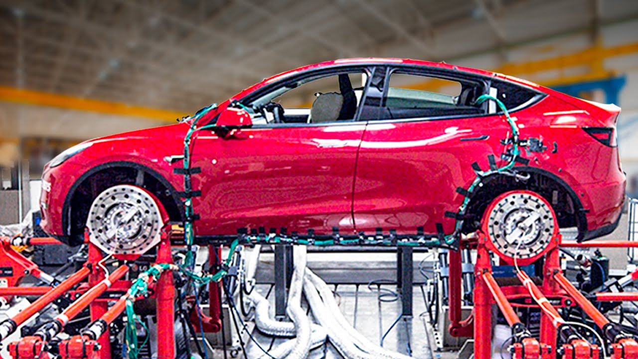 Comment Tesla met fin à 100 ans de médiocrité dans la Fabrication Auto