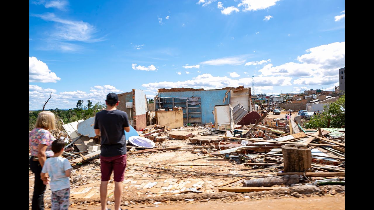 Relatos de sobreviventes de um tornado devastador em Rio Bonito do Iguaçu - Paraná
