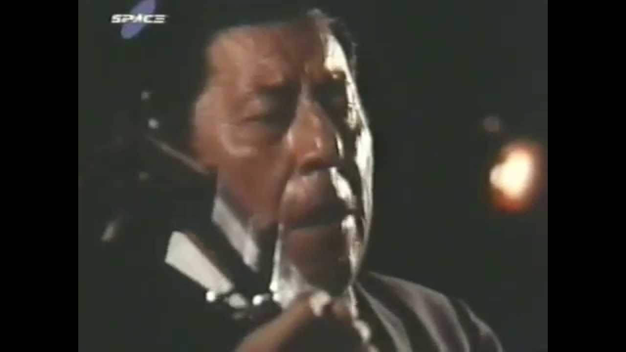 Atahualpa Yupanqui interpreta El Poeta y Luna Tucumana