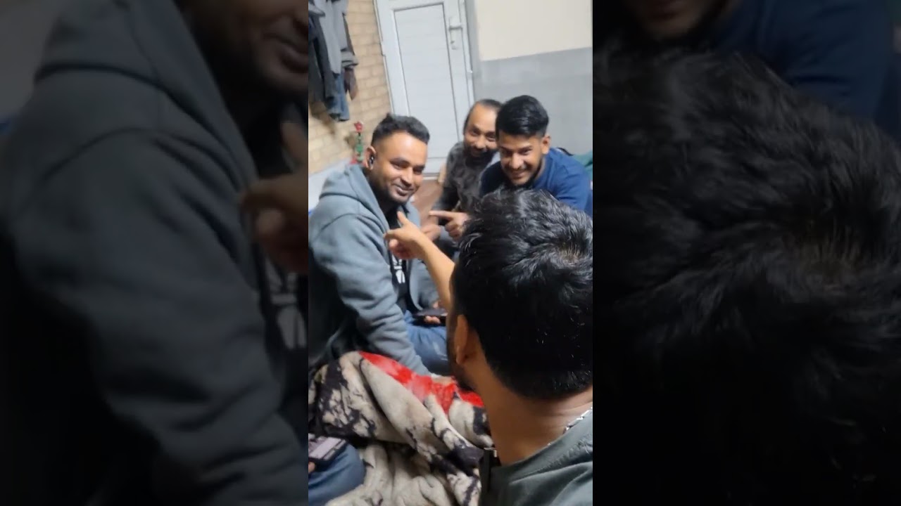 যেদিন ছুটি হয় সেদিনই শুধু রাজনীতির আলাপ।#vairalvideo #newvideo #subscribe 