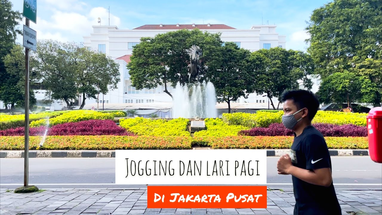 Jogging di Taman Suropati Menteng Jakarta Pusat
