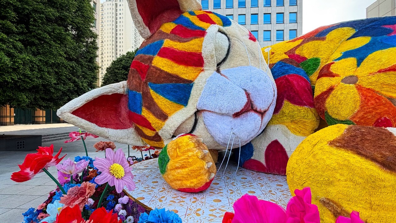 4K | Kucing Raksasa di Plaza Senayan
