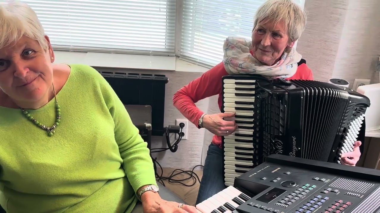 Jean Martyn and  Lammy Bruyns op Accordeon Eternally