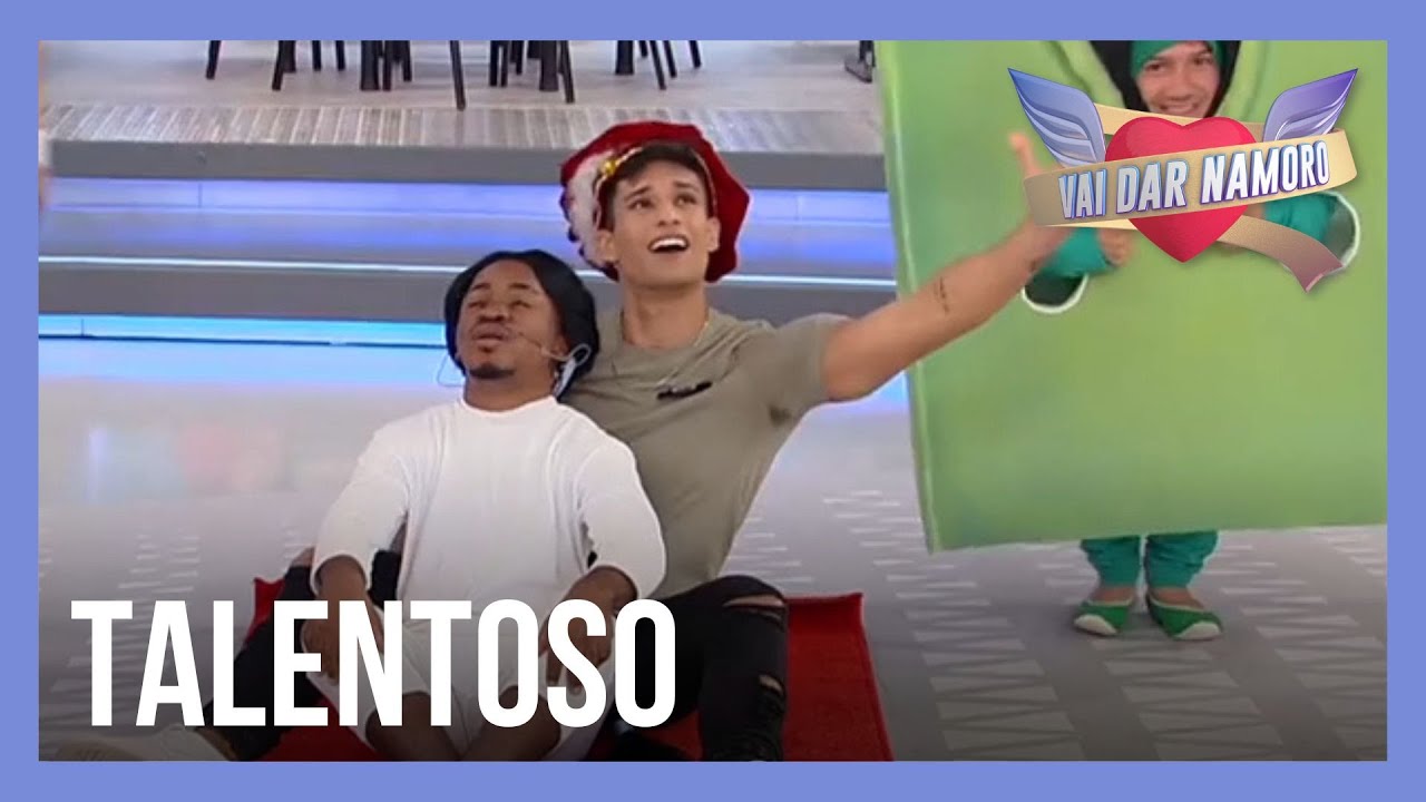 Ator impressiona com cena ao lado de Pigmeu e acaba levando uma cantada | Var Dar Namoro