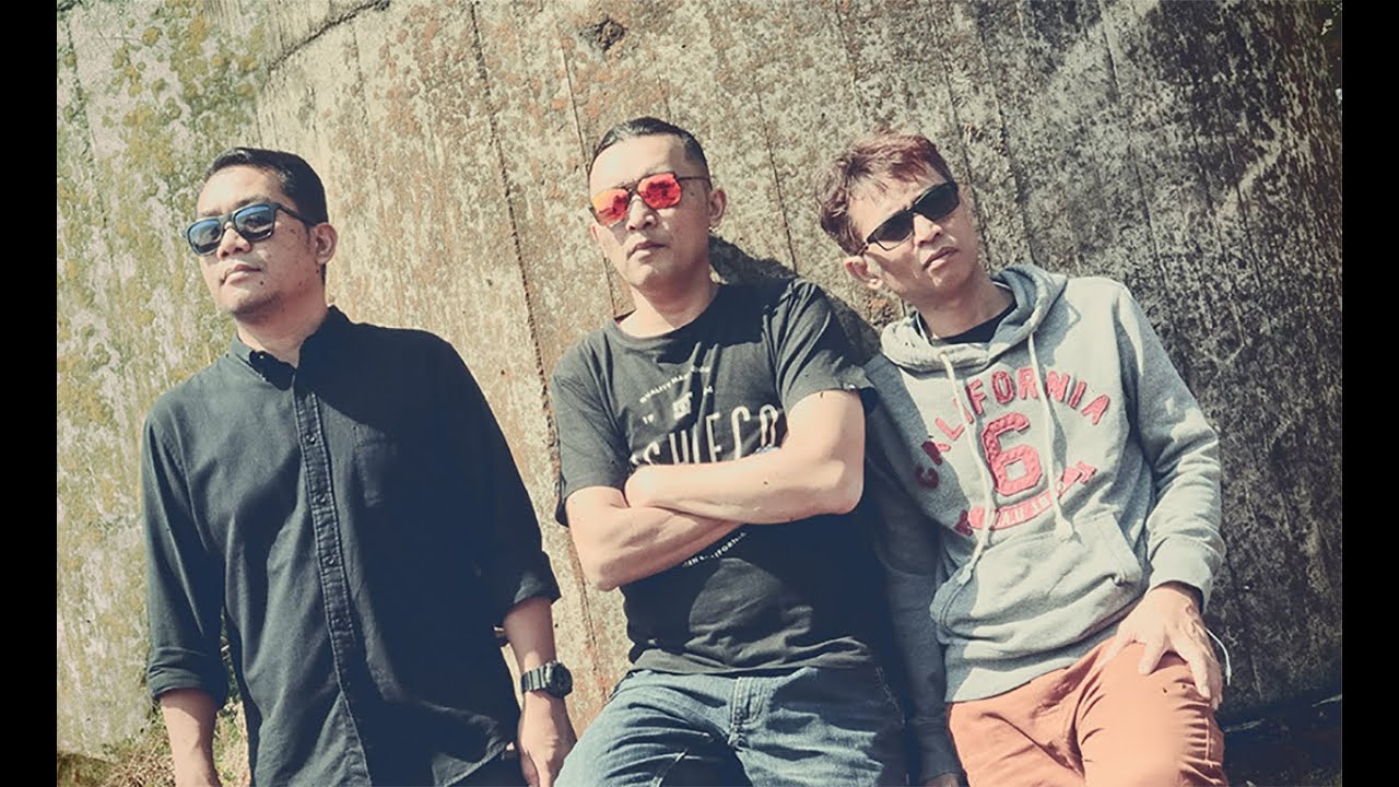 Tak Cukup Sebentar   : Daffalima (Official Video Lyric )