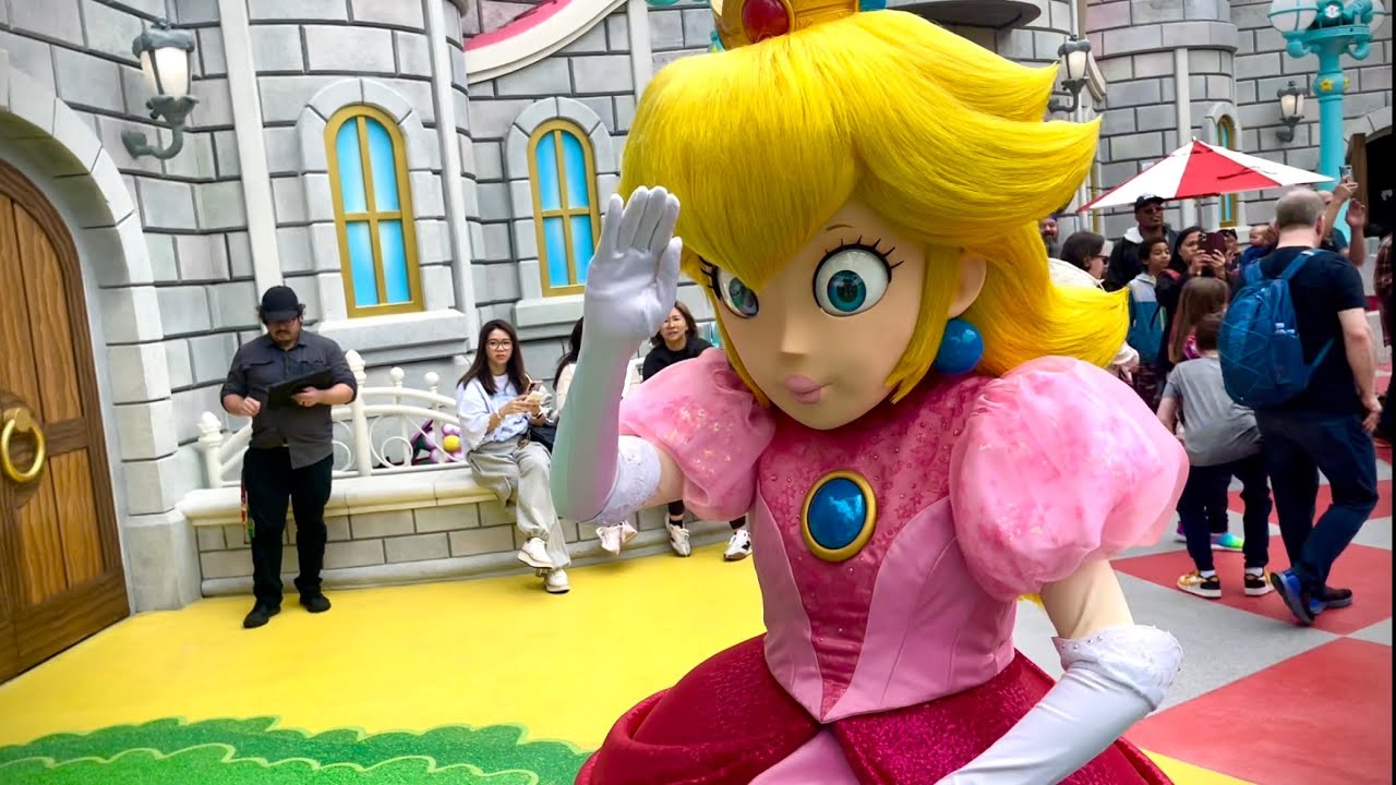 Meeting Princess Peach #3! for 12+ Minutes (4K Meet & Greet at Super Nintendo World)