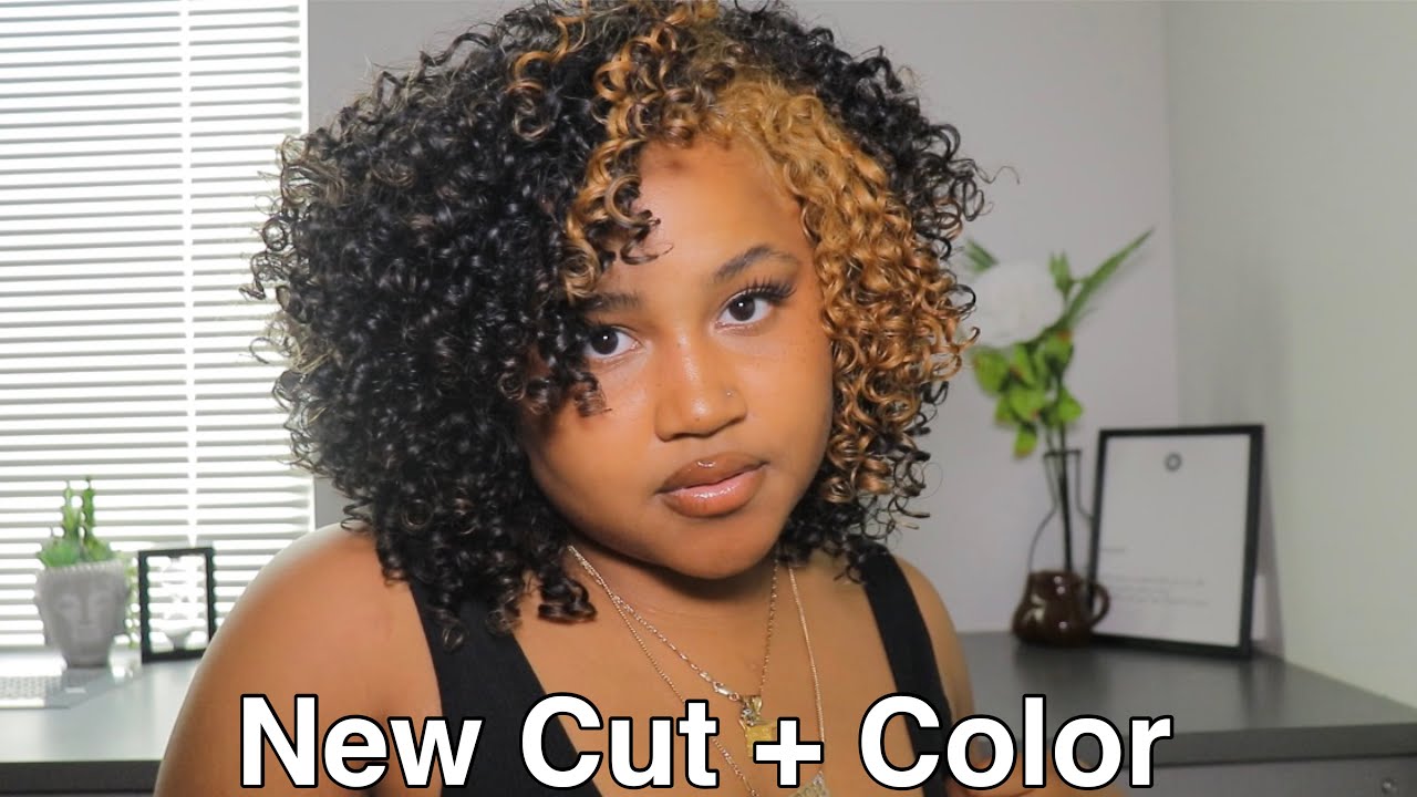 I DYED MY HAIR NEW CUT + COLOR | E-GIRL CURLY HAIR | Skunk Stripe Curly Hair