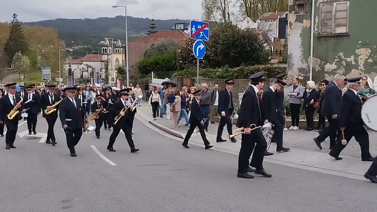 ans@trofa.Banda Musical S.Vicente Alfena Valongo na procissão do Sº dos Passos StºTirso.20250406.