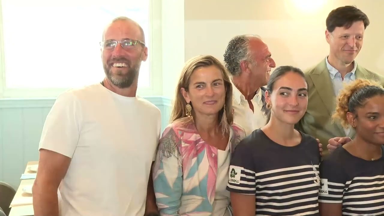 VALMIÑORTV - El viejo faro de Silleiro abre sus puertas como Taberna con sabor Atlántico