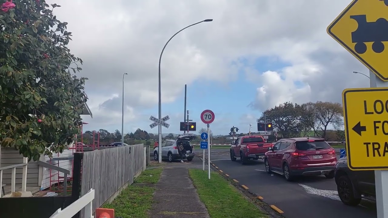 DL 9037 Bell Crossing Street Level Crossing Huntly