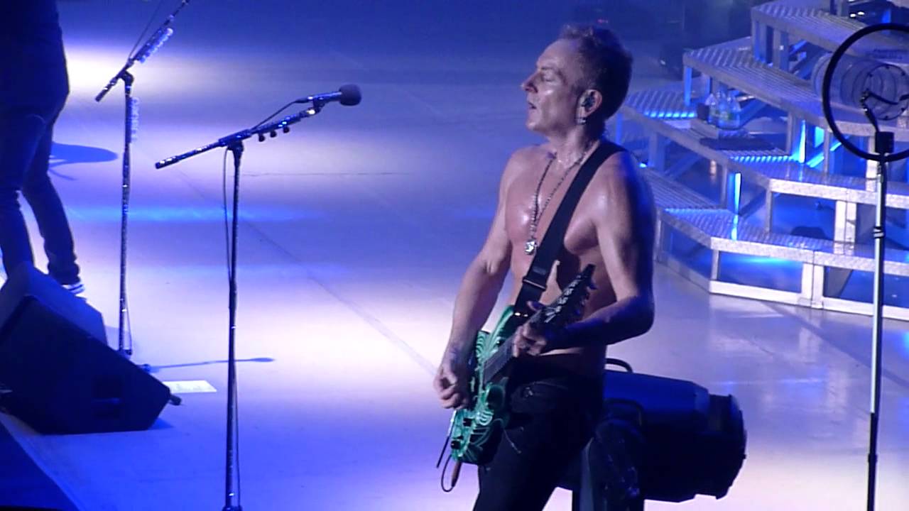Def Leppard Live: Let It Go - Wembley O2 Arena London 2011