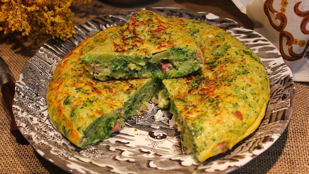 Tortilla de brócoli con queso de cabra y jamón | Haz las paces con el brócoli