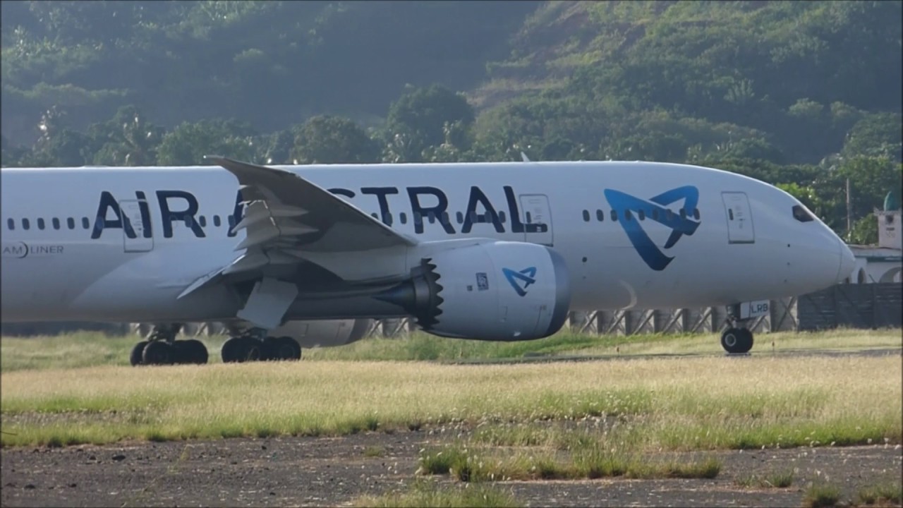 Air Austral take off Mayotte airport