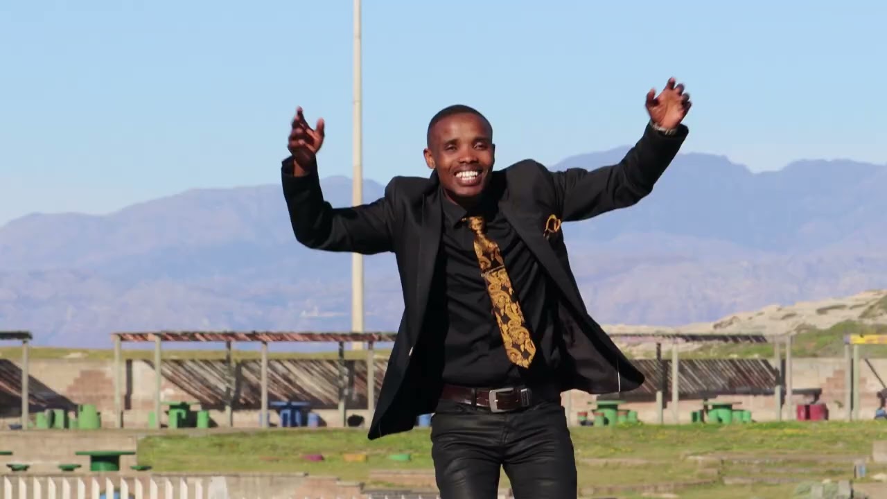 Sobheka kuwe by Lwandile Mlobi