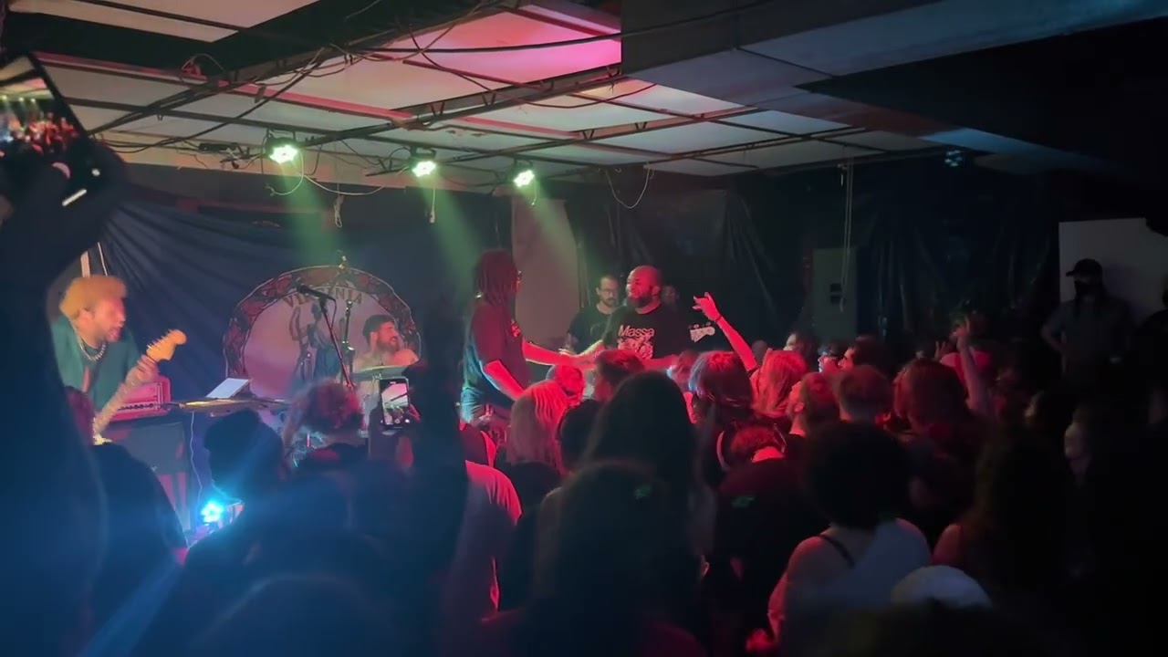 Soul Glo - Gold Chain Punk (Live @ The Warehouse)
