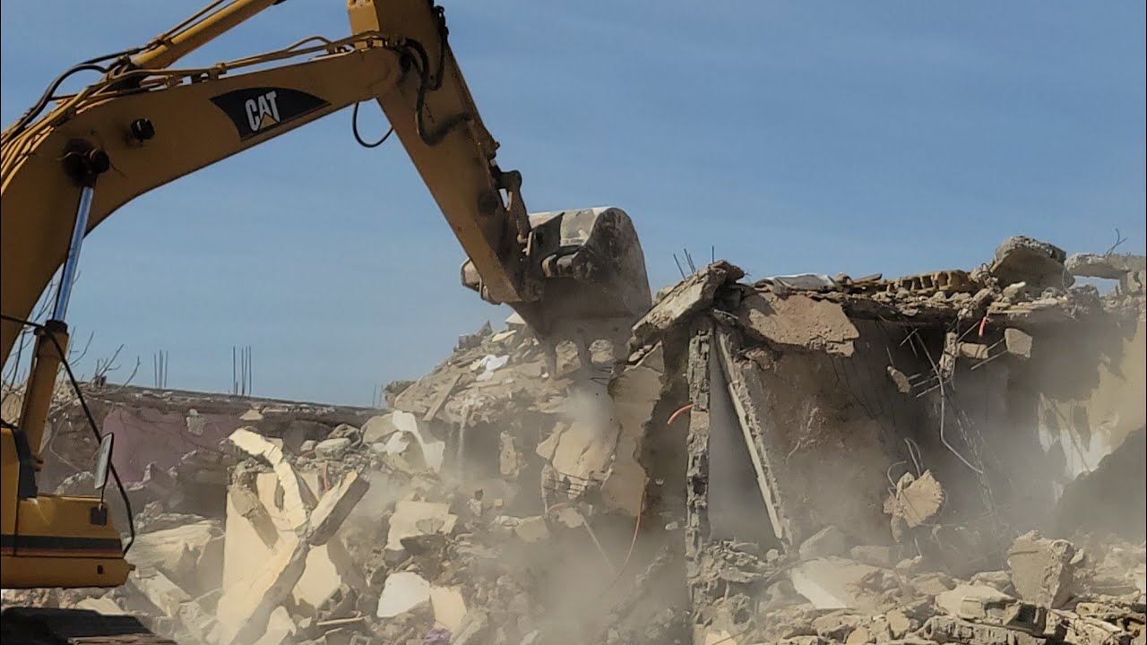 مديونة..السلطات المحلية بجماعة سيدي حجاج تستمر في هدم البنايات فوق ممر TGV مواطنون غير راضون بالدعم