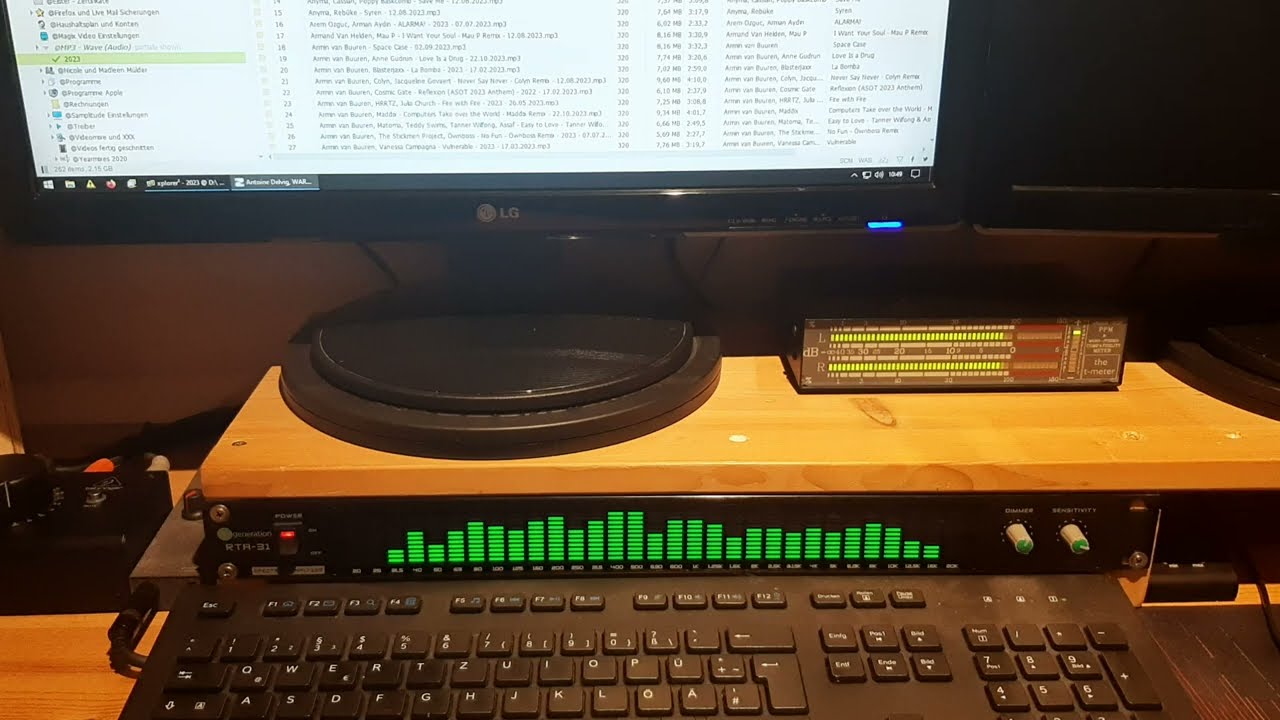 Fun Generation RTA 31 Realtime Spectrum Analyser & the t-Meter PCM 223 - VU Meter