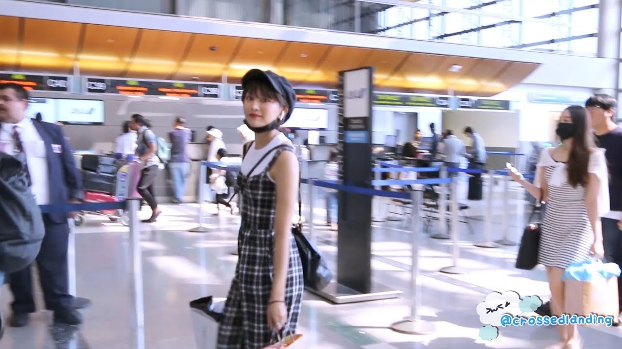 [FANCAM/직캠] 180812 MOMOLAND 모모랜드 - Departure from L.A. to Seoul at LAX Airport