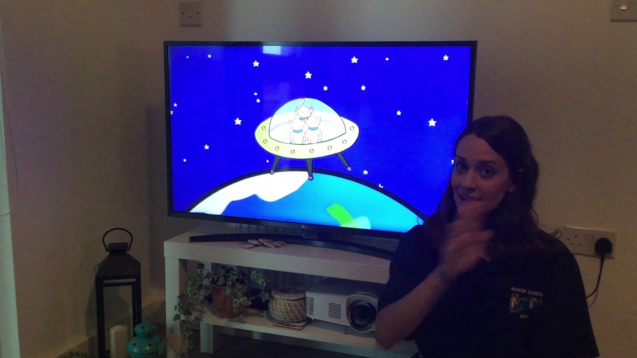Manor School - Music: '5 Little Men in a Flying Saucer' with Eva