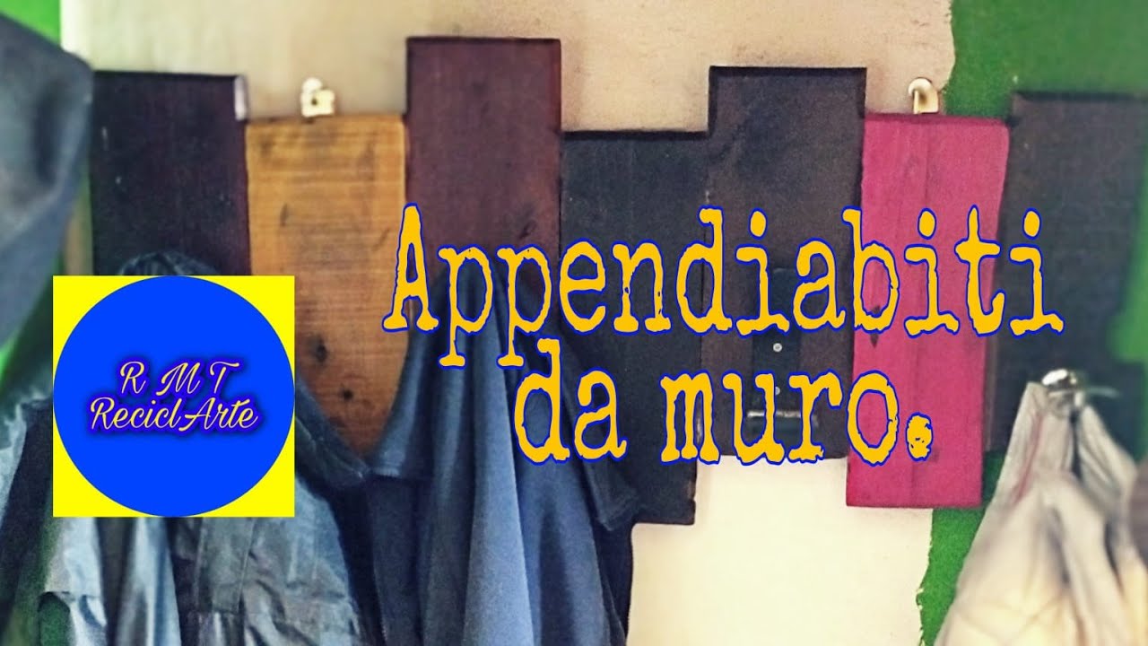 Appendiabiti da muro.