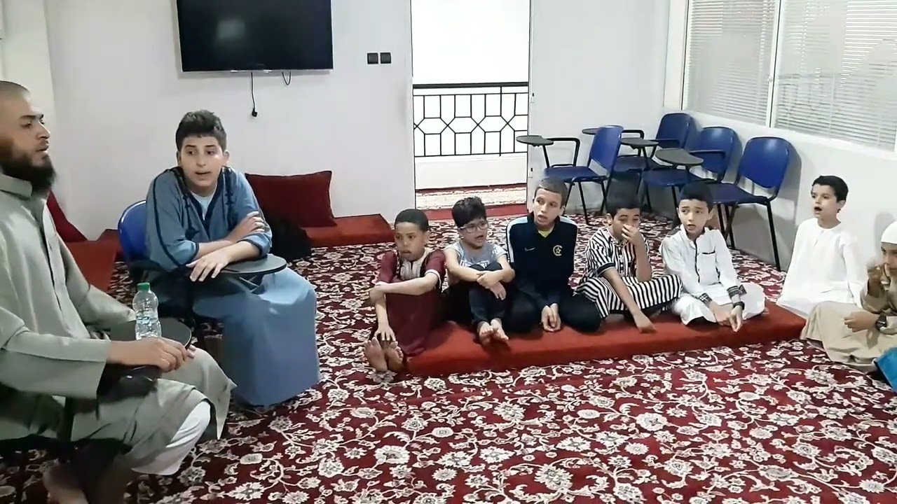 (وصلة إنشادية) على الطابع المغربي من رحاب جمعية الوئام - سلا تابريكت. القارئ المغربي: آدم أحيدا.