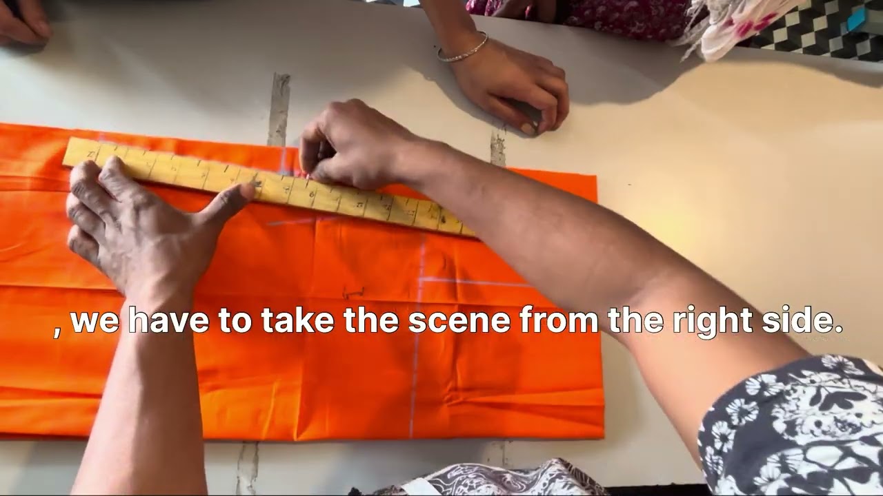 Surya blouse kaise cutting karte hain #blouse #cuttingskills #fashion #newsuitdesignforkarwachauth 