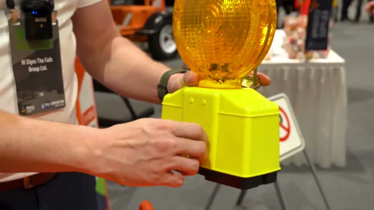 Solar Barricade Light (Blinking/Flashing, Solid) Burn Flasher Flash Beacon | 310-SIGN