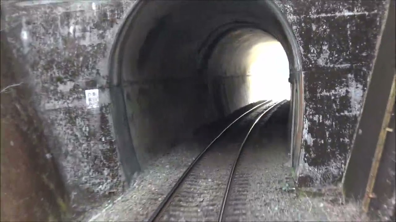 冬景色の三陸鉄道リアス線 恋し浜駅～綾里駅間を走行する36-700形の前面展望
