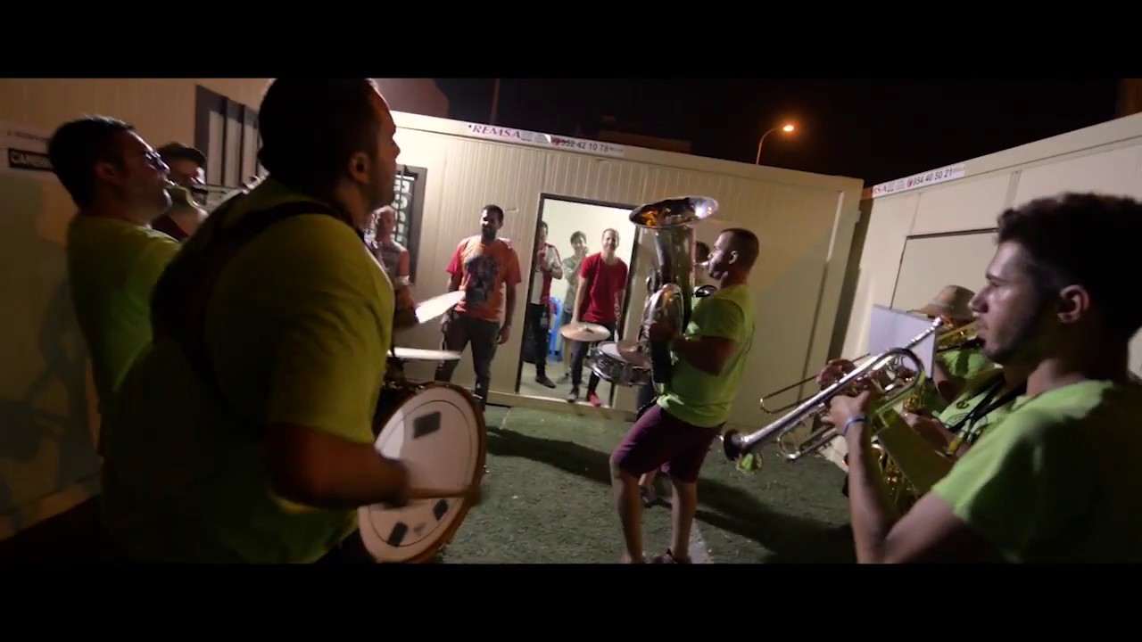 Charanga The Juergas dando la bienvenida a LA PEGATINA