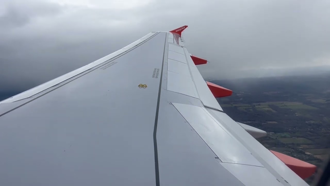 Easyjet A319 Take off from London Gatwick on Runway 08R, registration G-EZGG