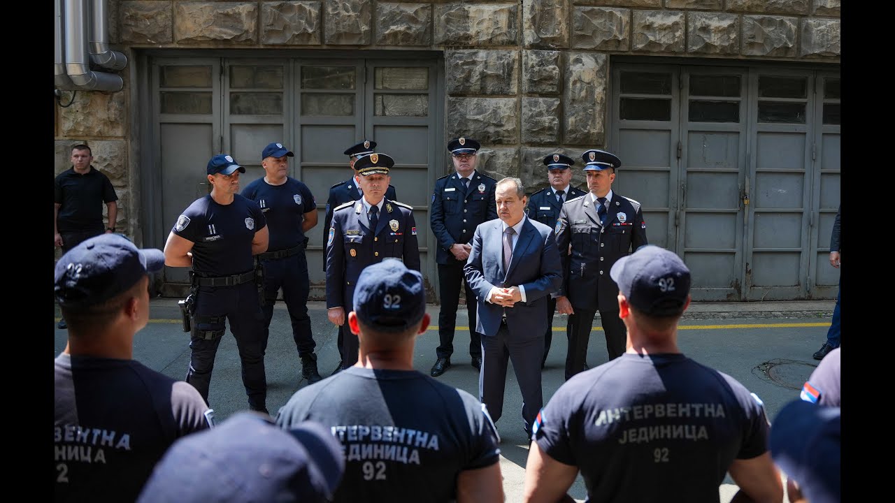 Ministar Dačić obišao je pripadnike Interventne jedinice 92 Policijske uprave za grad Beograd