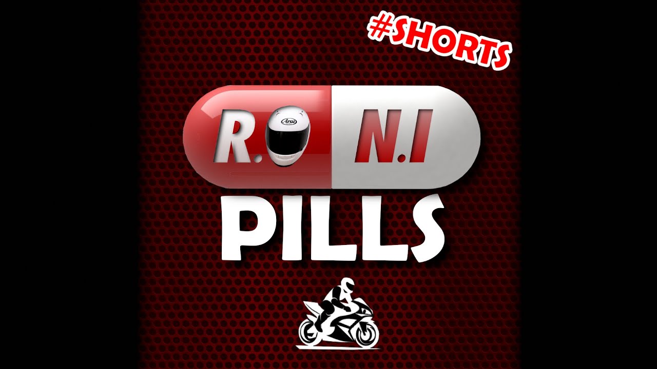 Come METTERE i PIEDI sulle PEDANE IN MOTO | RONI PILLS #shorts