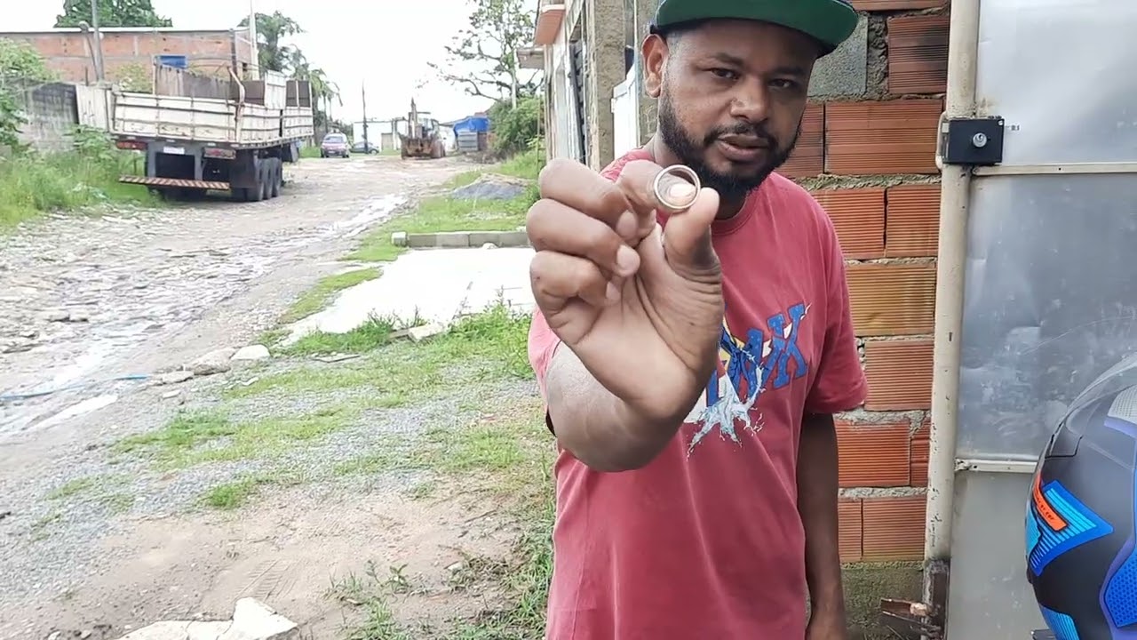 Fui vender os achandos ouro e prata  