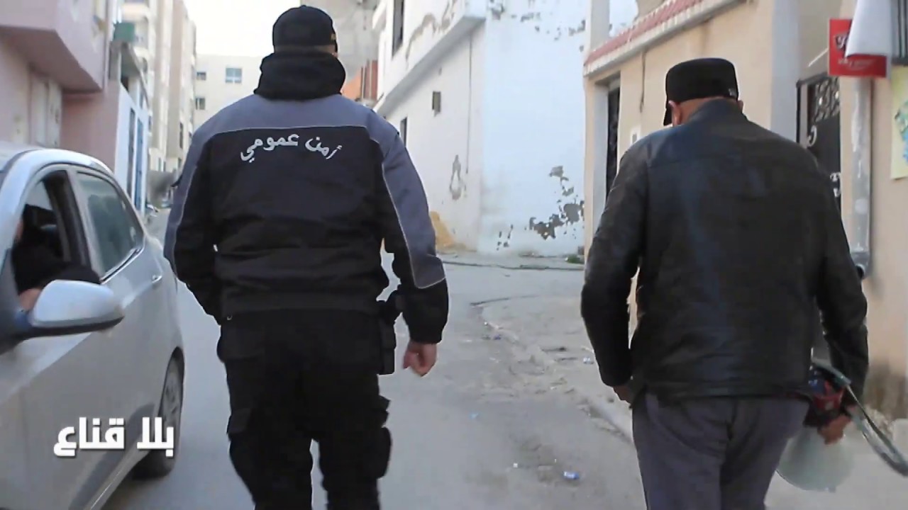 bila kinaa|الجبل الأحمر شد_دارك زنقة زنقة حملة أمنية توعوعية و أغلب السكان يلتزمون بالحجر الصحي