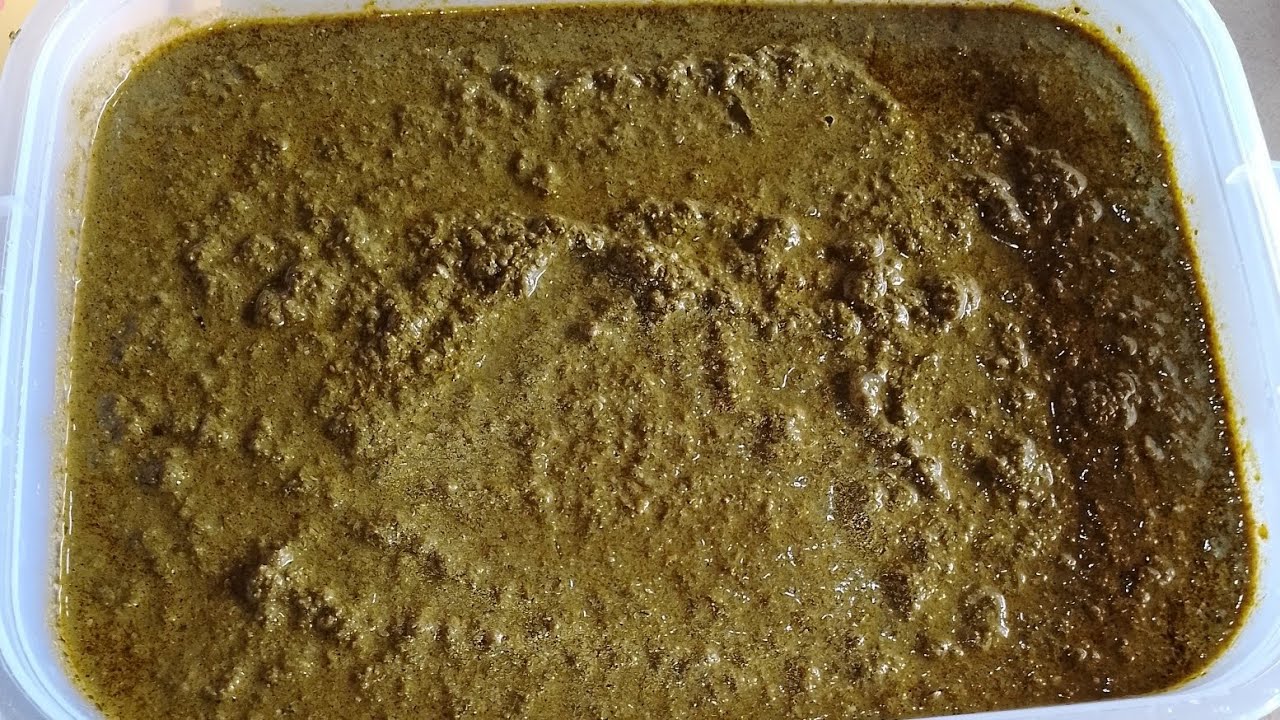 GUTEKA ISOMBE IRYOSHYE ITARIMO INYAMA (how we cook cassava leaves)