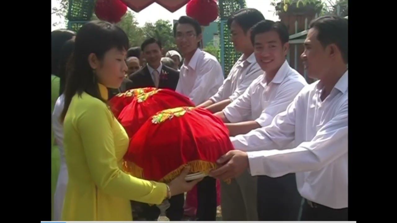 LỢI NHUNG