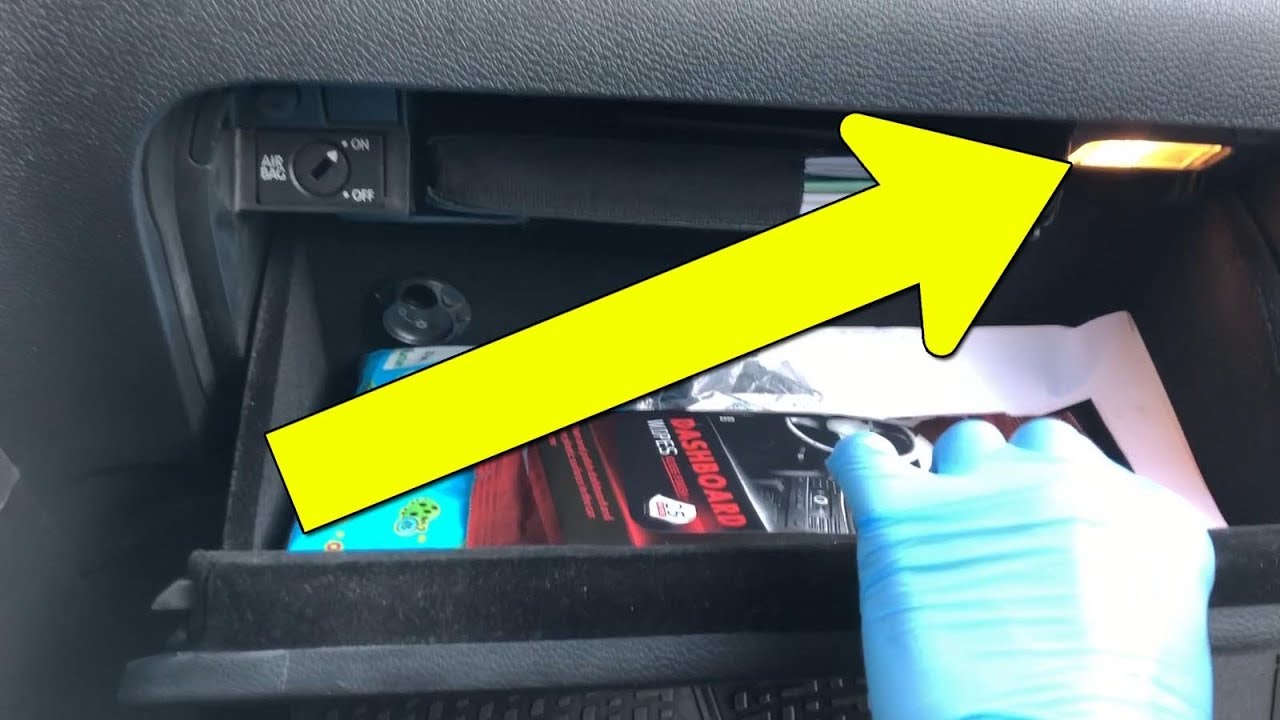 How to replace / change glove box light bulb VW Golf 5 Mk5, Mk6, Jetta in 5 steps