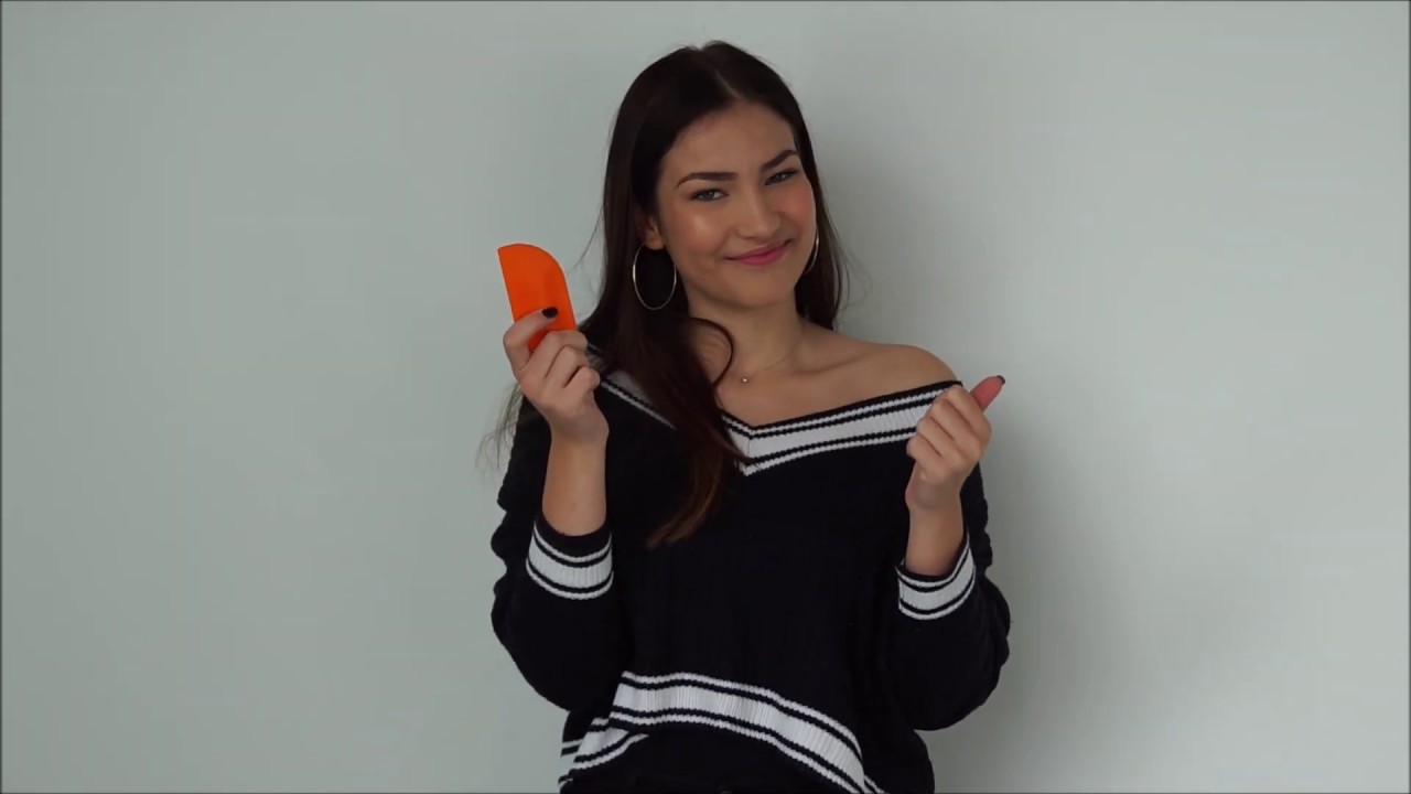 Jak lepit samolepky z fólie na zeď?