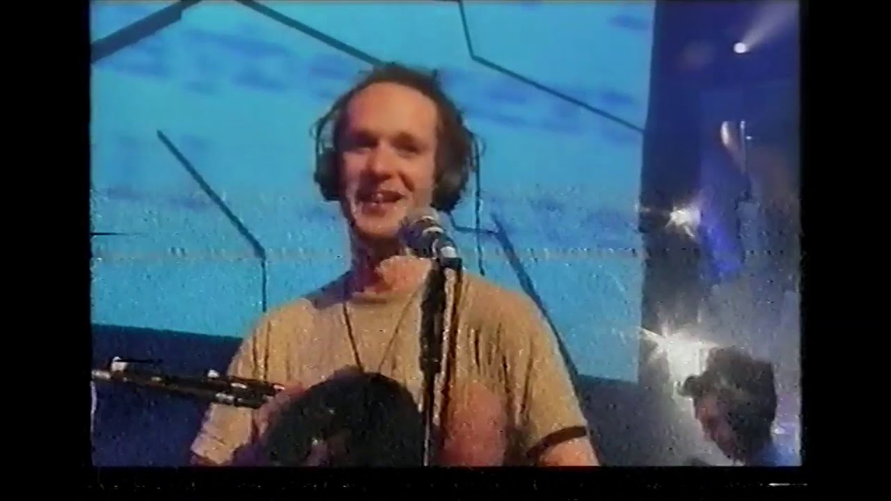 Martyn Bennett & Cuillin Music - The Lasses Bushes Brawly