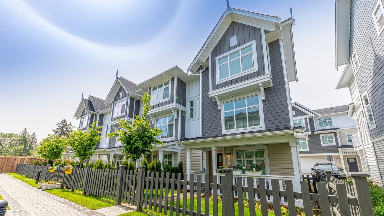 Maple Ridge Townhouse | 2301 11295 Pazarena Place